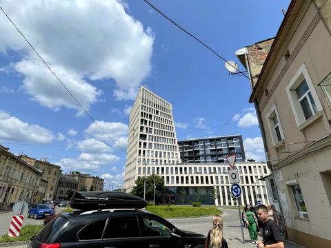комерційна за адресою Джерельна вул., 31