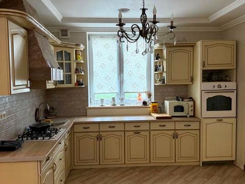 будинок за адресою Головна