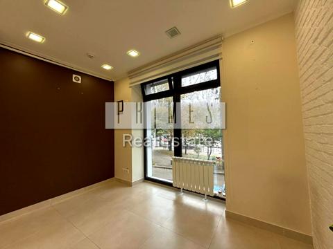 комерційна за адресою Миколи Міхновського бульв. (Дружби Народів), 32