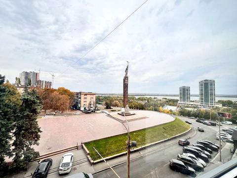 коммерческая по адресу Дмитрия Яворницкого просп. (Карла Маркса), 3