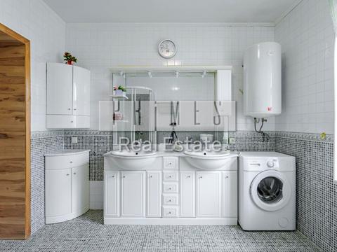 будинок за адресою Гідності вул. (Жертв Революції), 18