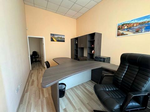 комерційна за адресою Незалежності вул., 11