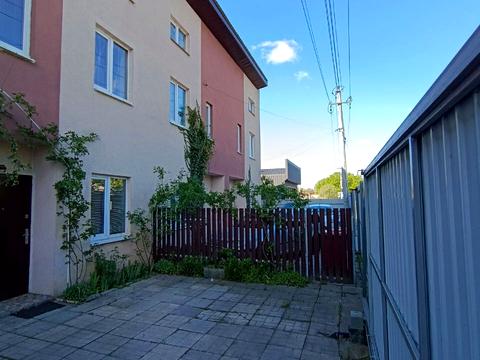 будинок за адресою Центральна вул.