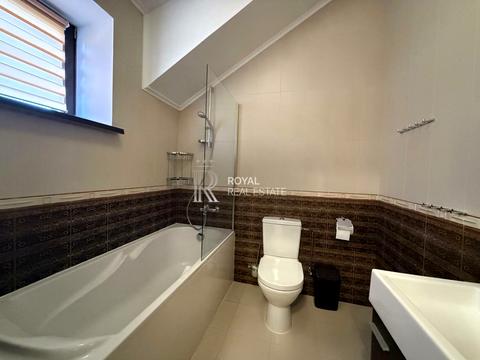 будинок за адресою с. Лісники, квіткова