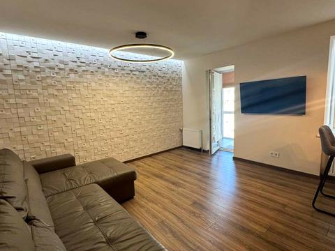 квартира за адресою Автокразівський бульв., 8