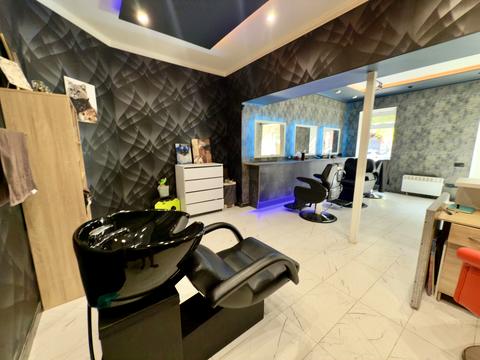 комерційна за адресою Канатна вул., 75