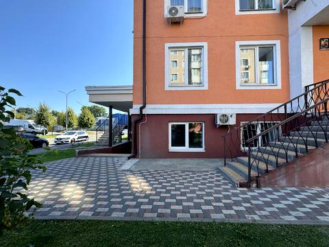 комерційна за адресою Бориса Гмирі вул., 2