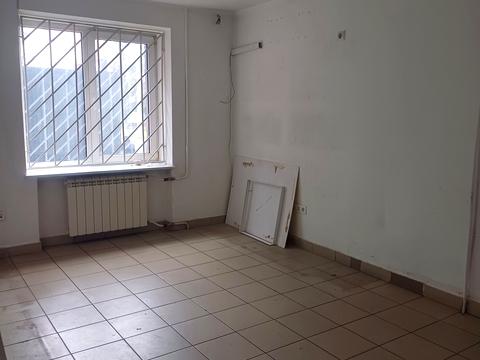 комерційна за адресою Гетьмана Івана Мазепи вул. (Топольна), 10