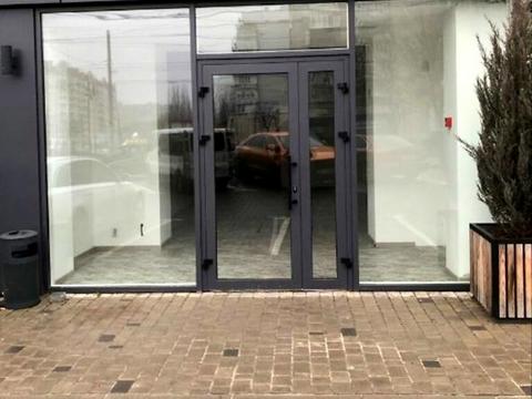 комерційна за адресою Степана Бандери вул., 15