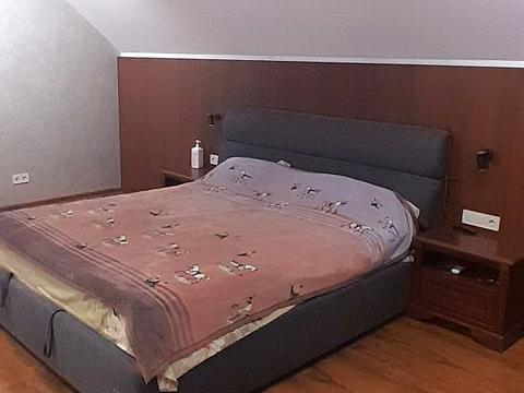будинок за адресою Бориса Джонсона вул., 11