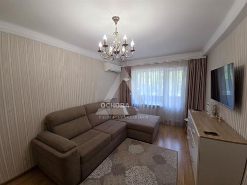 квартира за адресою Шкільна вул. (Героїв Сталінграда), 18