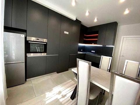 квартира за адресою Юнацька вул., 10