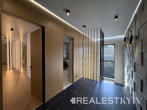 будинок за адресою Квітнева вул.