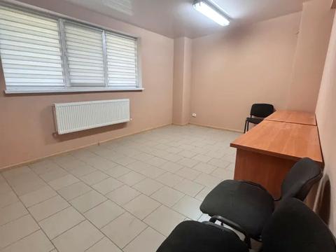 комерційна за адресою Фосфорна вул., 1