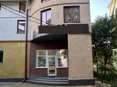 комерційна за адресою Поштова, 1