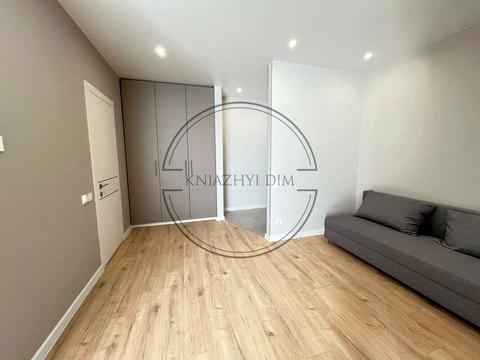 квартира за адресою Дніпровська набережна вул., 17-К