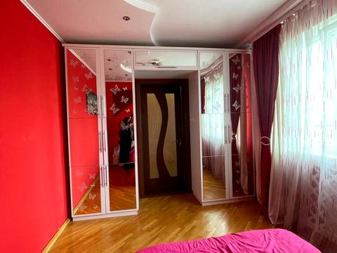 будинок за адресою коновальця, 4