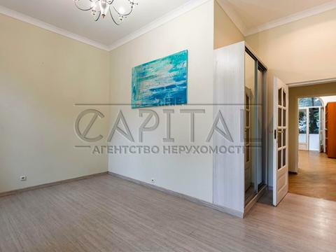 комерційна за адресою Лютеранська вул., 12