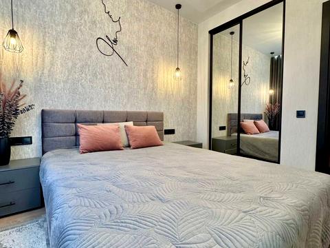 квартира за адресою Космічна вул., 5
