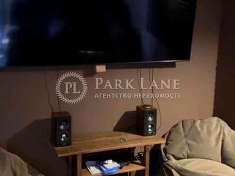 комерційна за адресою Верхній Вал вул., 2