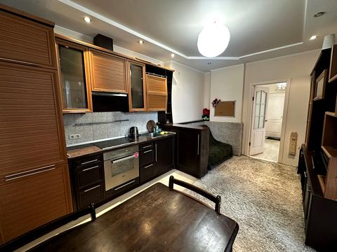 квартира за адресою Осіння вул., 33