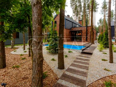 будинок за адресою Набережна вул.