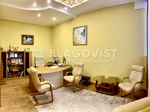 комерційна за адресою Лютеранська вул., 25