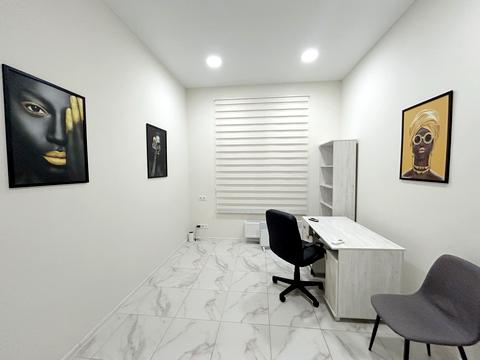 комерційна за адресою Краснова вул., 60