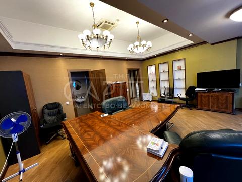 комерційна за адресою Антоновича вул. (Горького), 103