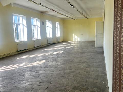 коммерческая по адресу Центральна ул., 8