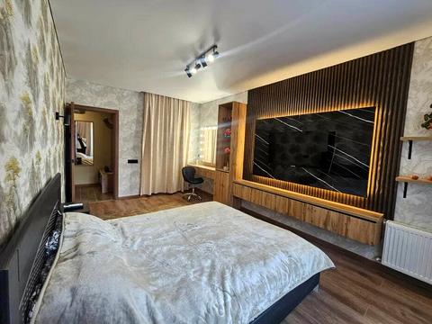 квартира за адресою Домбровського вул., 3