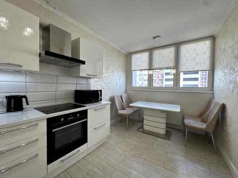 квартира по адресу Драгоманова ул., 2-А