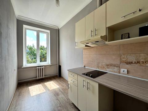 квартира за адресою Академіка Володимира Гнатюка вул. (), 3