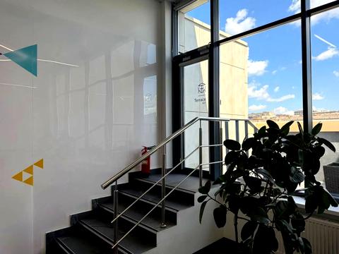 комерційна за адресою Сім'ї Прахових вул. (Гайдара), 50