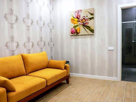 комерційна за адресою Приозерна, 7