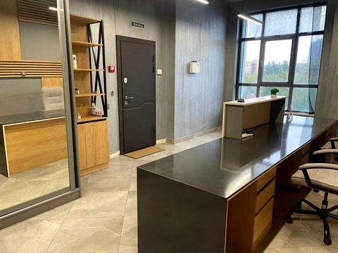 комерційна за адресою Валерія Лобановського просп., 115-Б