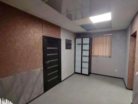 комерційна за адресою Героїв Крут вул. (Червоних Курсантів), 4в