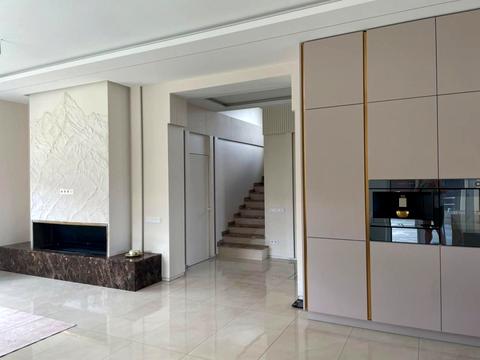 будинок за адресою с. Лісники, Захрестова вул.