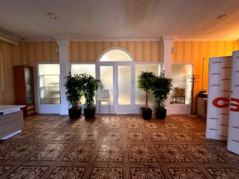 комерційна за адресою Робоча вул., 168-Б