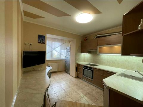 квартира за адресою Добровольців пров., 4