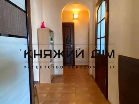 квартира за адресою Лариси Руденко вул., 21
