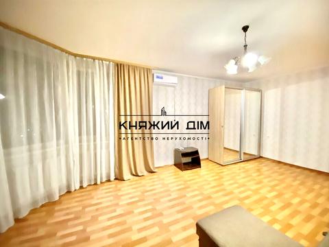 квартира за адресою Миколи Бажана просп., 12