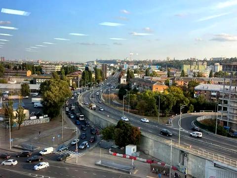 коммерческая по адресу Степана Бандеры просп. (Московський), 7