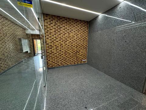 комерційна за адресою Центральна вул., 21-Б