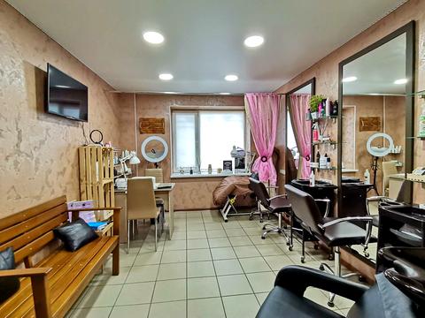 комерційна за адресою Космонавтів вул., 128/2