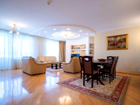 квартира за адресою Мирного Панаса, 28А