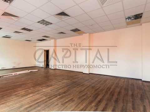 комерційна за адресою Василя Макуха вул. (Івана Шевцова), 1