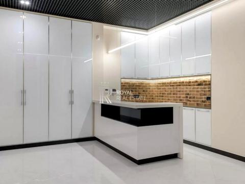 комерційна за адресою Івана Франка вул., 1