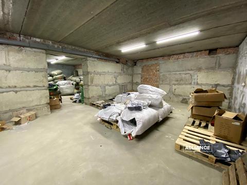 комерційна за адресою Олександра Довженка вул., 51