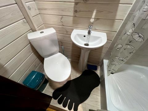 комерційна за адресою Гірка вул., 2а